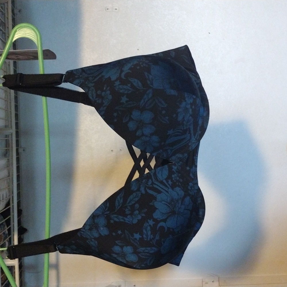 Torrid blue skull/moon push up under wire bra 42DD